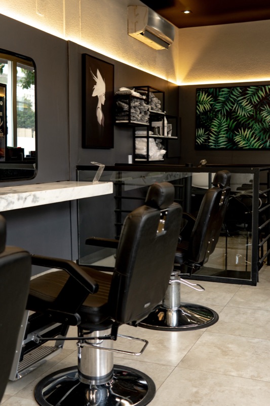 Lounge com sofá Chesterfield · Feel King Vila Olímpia