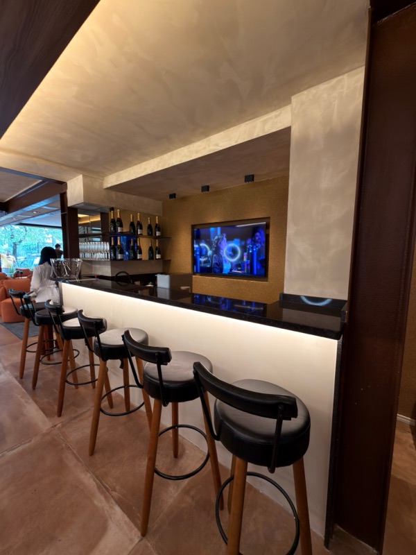 Bar com espumantes · Feel King Moema